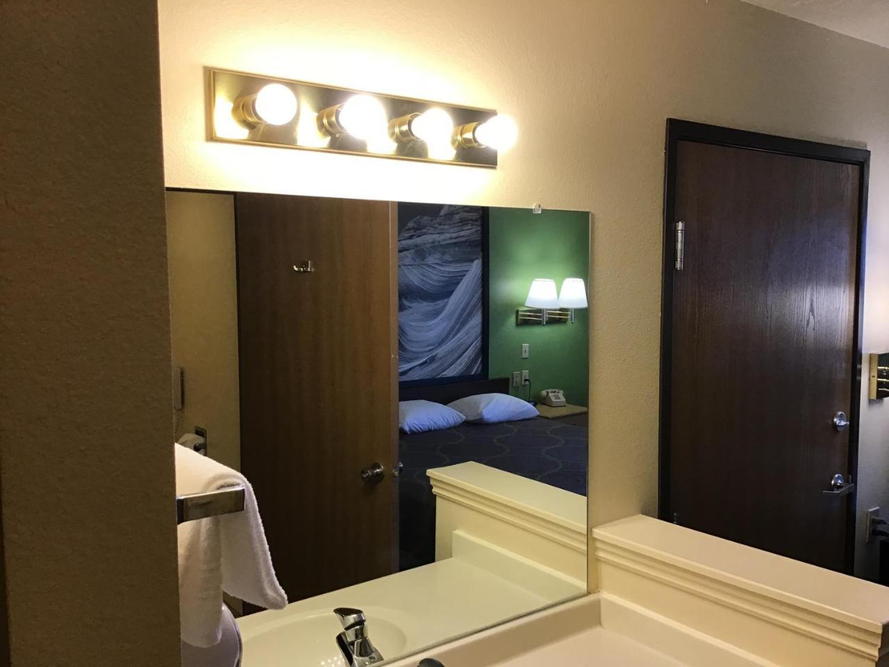 Super 8 By Wyndham Vernal Ut ภายนอก รูปภาพ
